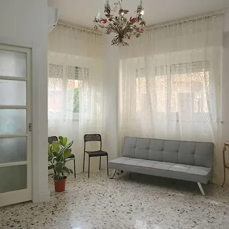 La Casa Di Madhu Διαμέρισμα